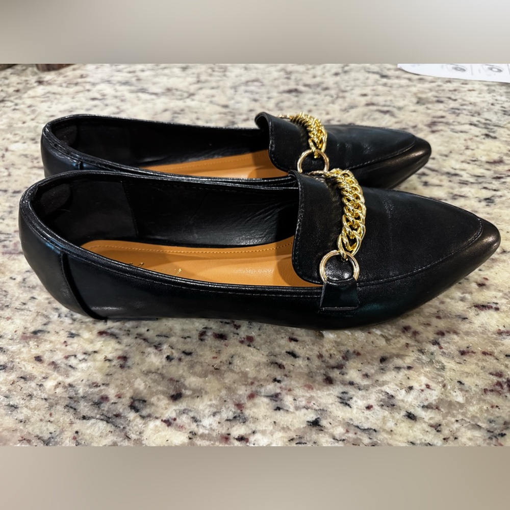 Black Tilocow flats. Never worn. Women’s 9